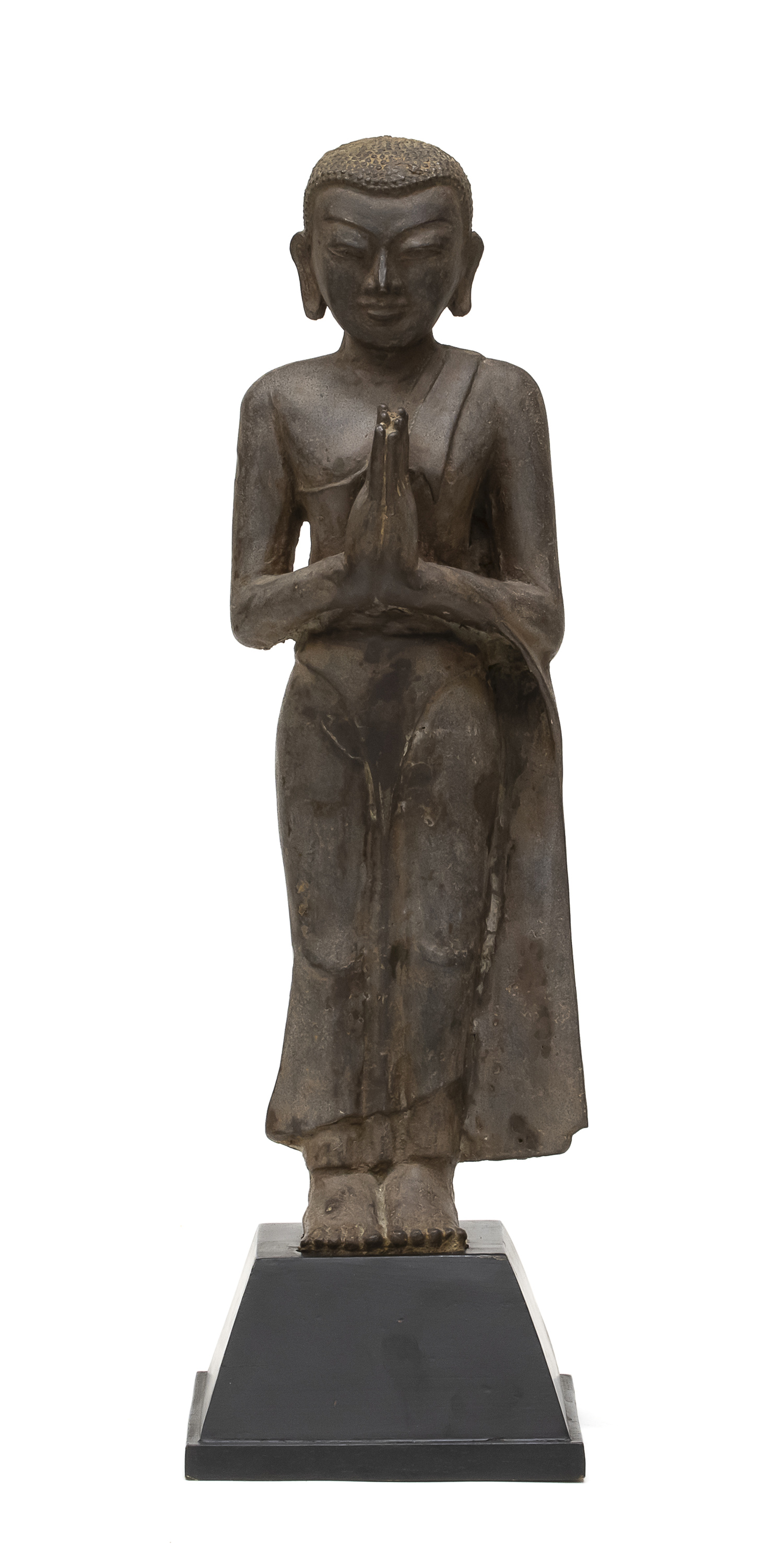 A CAMBODIAN BURNISHED BRONZE SCULPTURE OF BUDDHA. EARLY 20TH CENTURY.