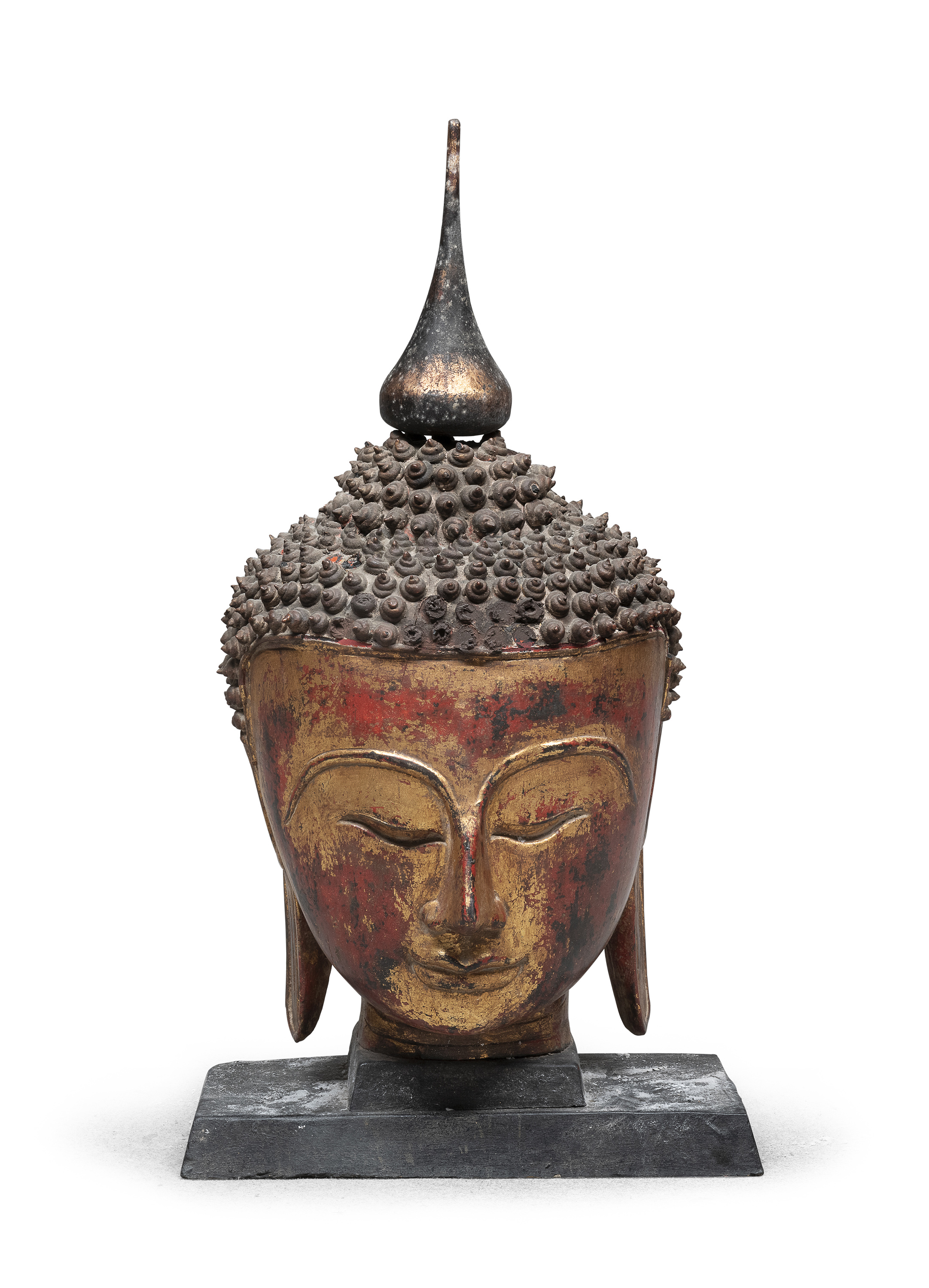 A BURMA GILTWOOD SCULPTURE OF BUDDHA'S HEAD. EARLY 20TH CENTURY.