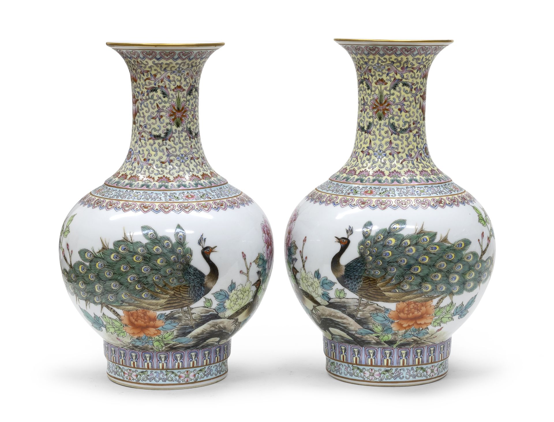 A PAIR OF CHINESE POLYCHROME ENAMELED PORCELAIN VASES 20TH CENTURY.