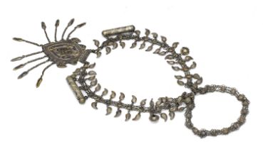 A BERBER SILVER-PLATED COLLIER. EARLY 20TH CENTURY.