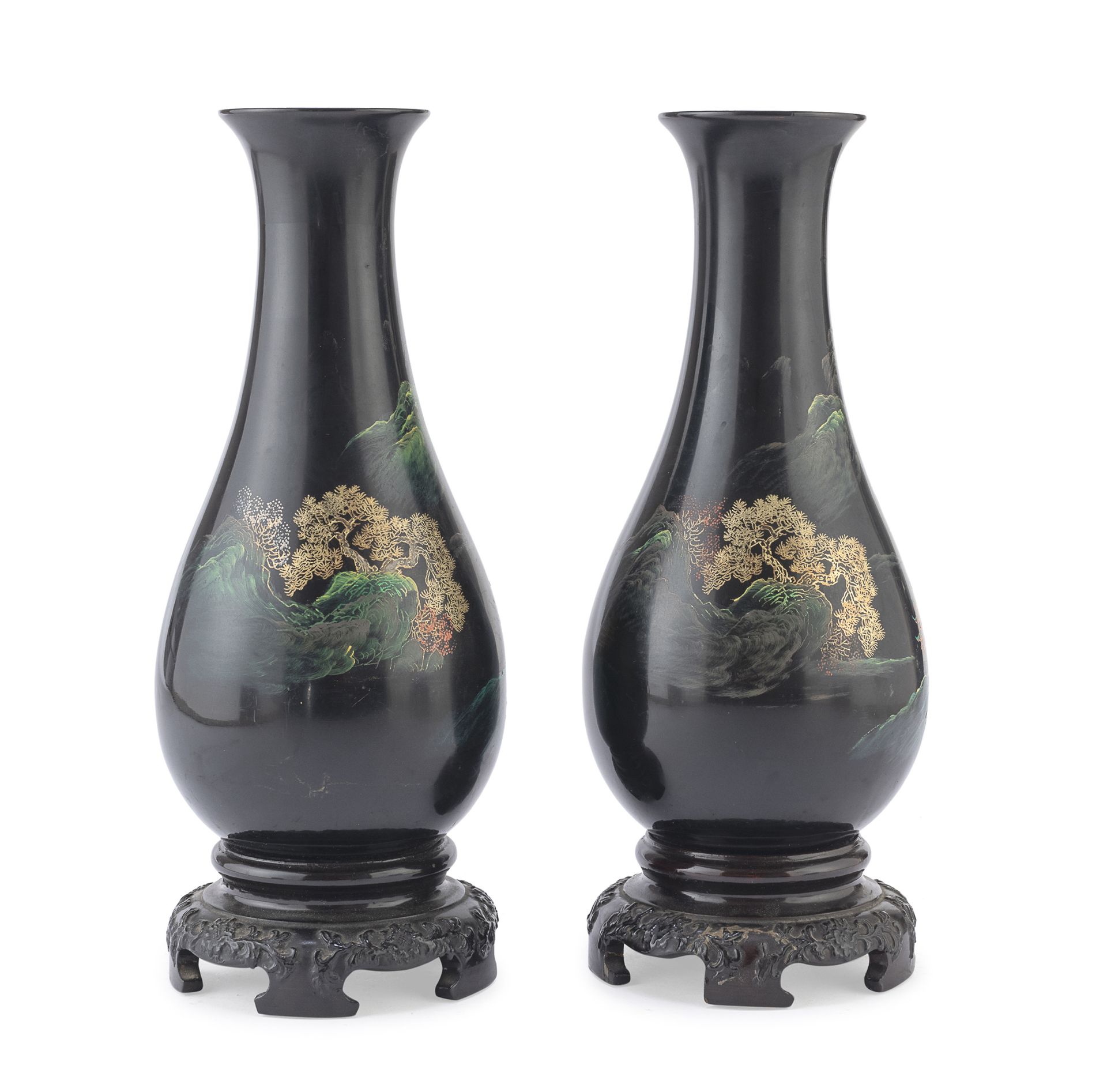 A PAIR OF CHINESE RESIN VASES 20TH CENTURY.