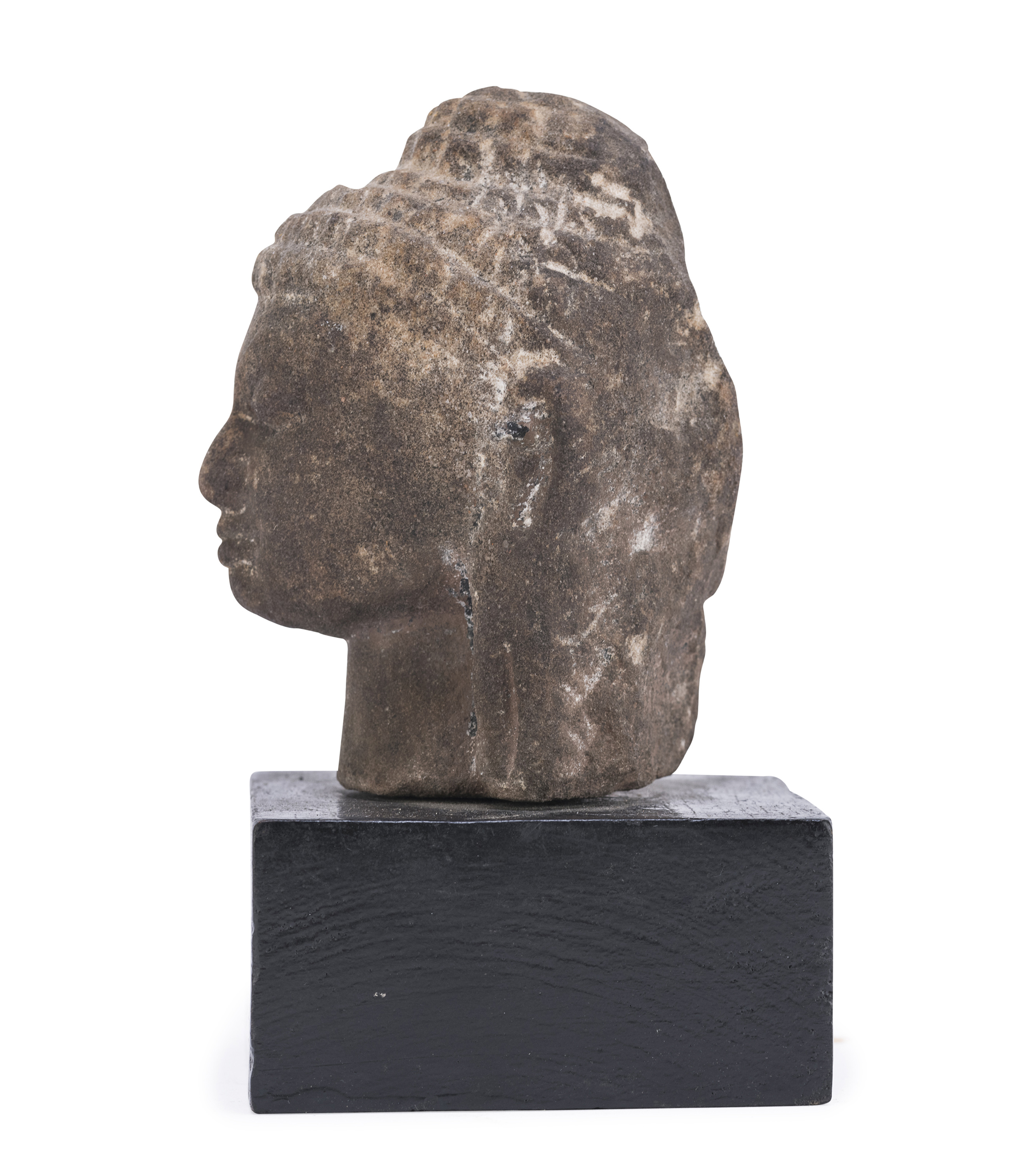 AN ASIAN PLASTER HEAD DEPICTING BUDDHA. 19TH CENTURY. - Image 2 of 2