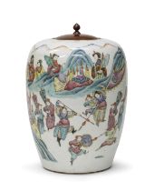 A CHINESE PORCELAIN JAR WITH LID. END 19TH CENTURY.