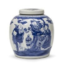 A CHINESE WHITE AND BLUE LIDDED PORCELAIN JAR. EARLY 20TH CENTURY.