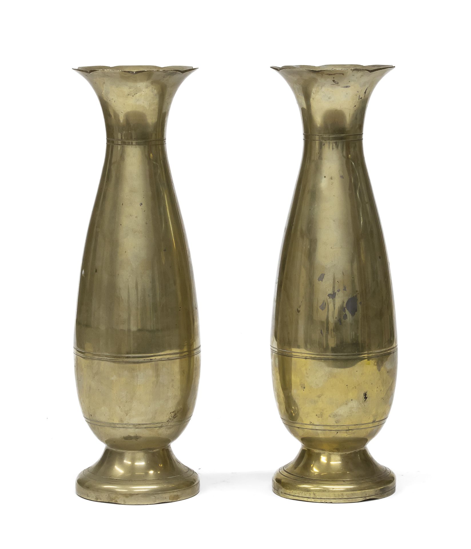 A PAIR OF CHINESE BRASS VASES. 20TH CENTURY.
