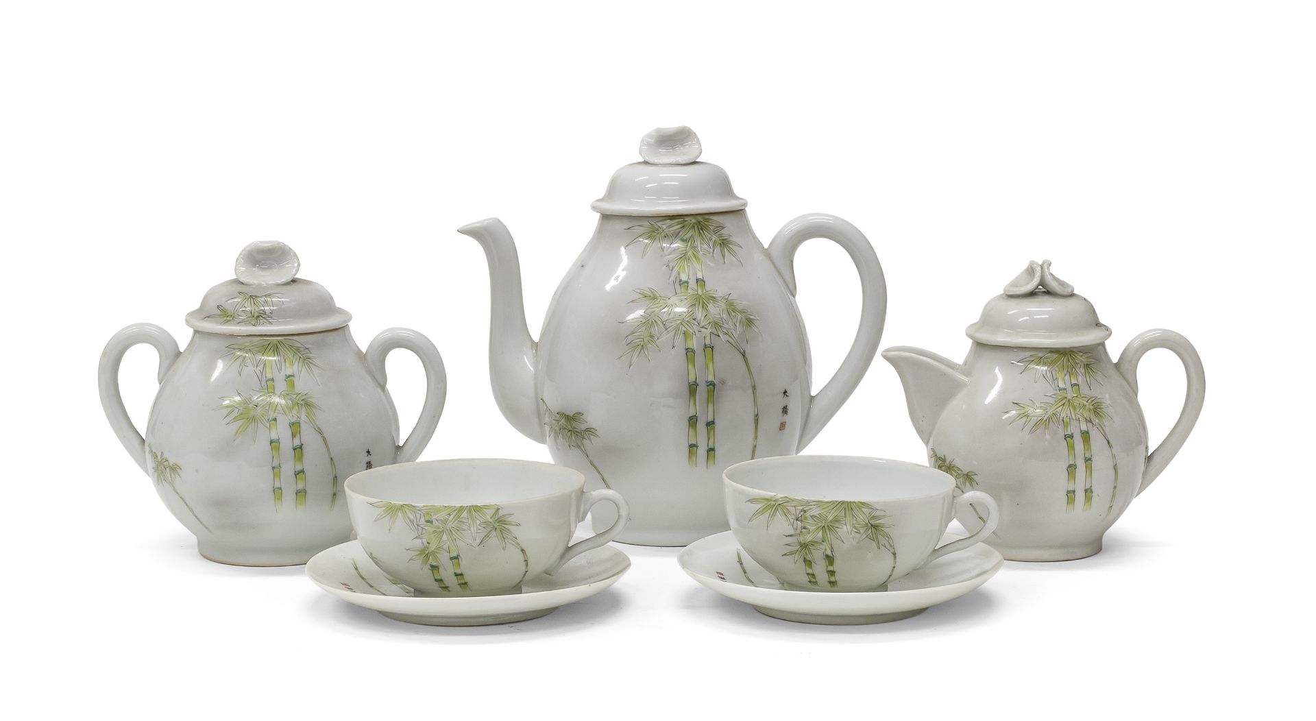 A JAPANESE POLYCHROME PORCELAIN TEA SET CONSISTING IN SIX PIECES. 20TH CENTURY.