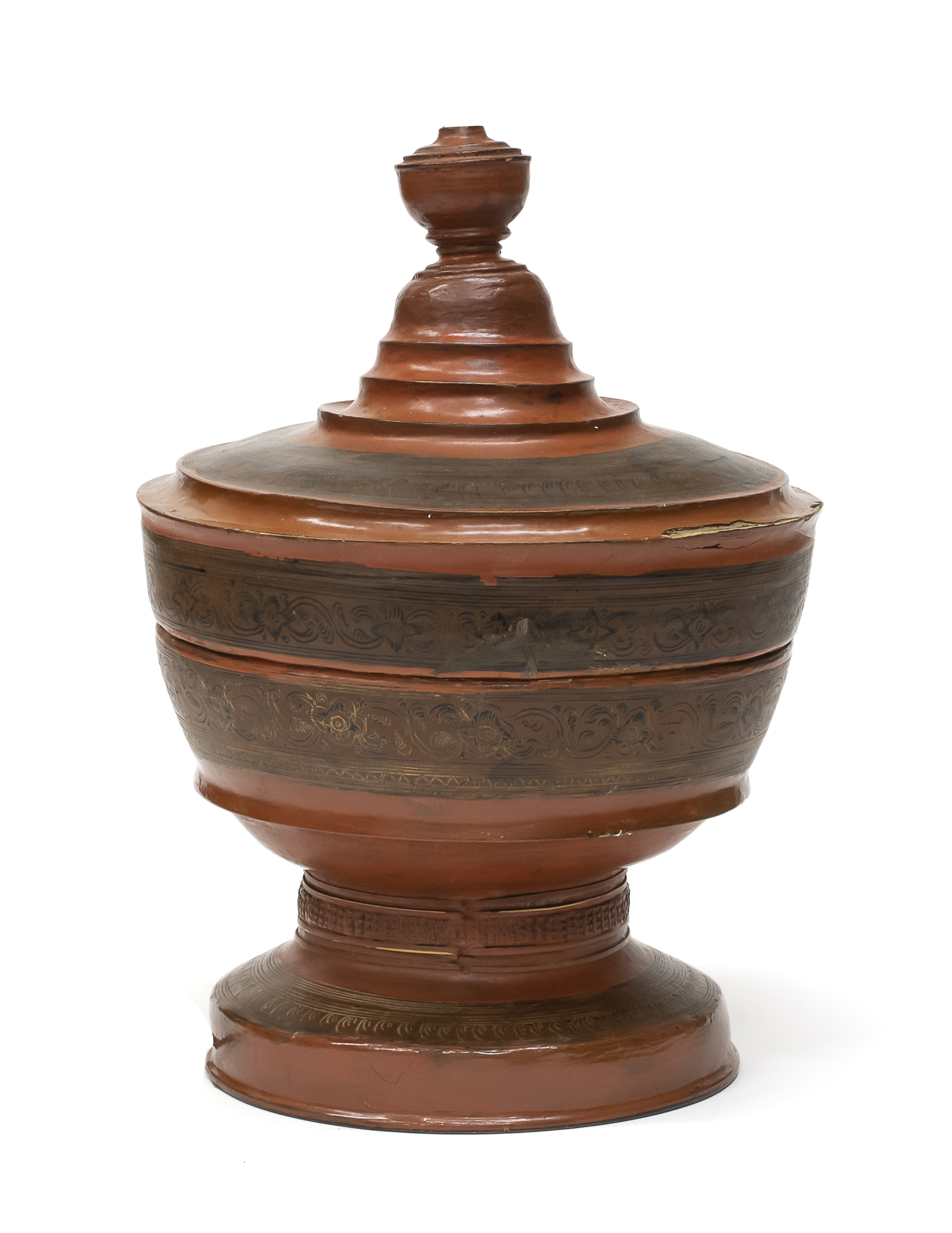 A BURMA RED LAQUER WOOD STUPA. 20TH CENTURY.