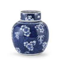 A CHINESE WHITE AND BLUE PORCELAIN JAR WITH LID EARLY 20TH CENTURY.