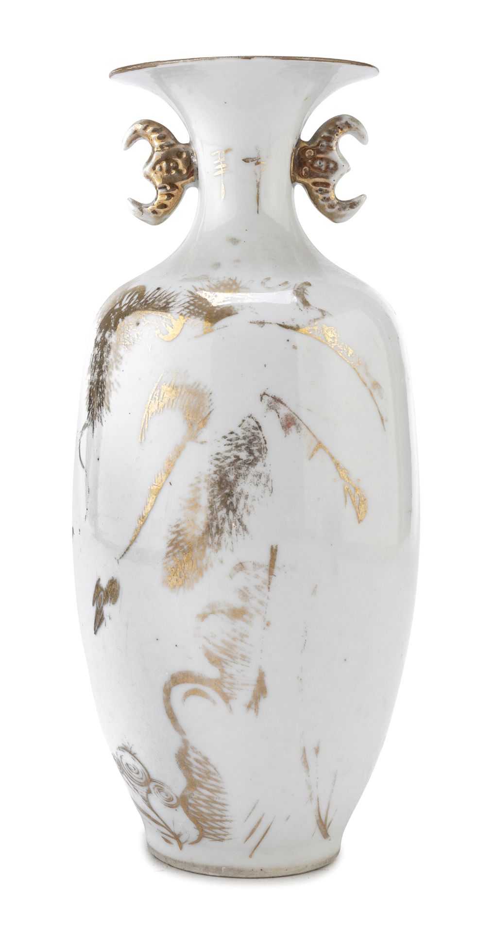 A CHINESE PORCELAIN VASE 20TH CENTURY. CHIP.
