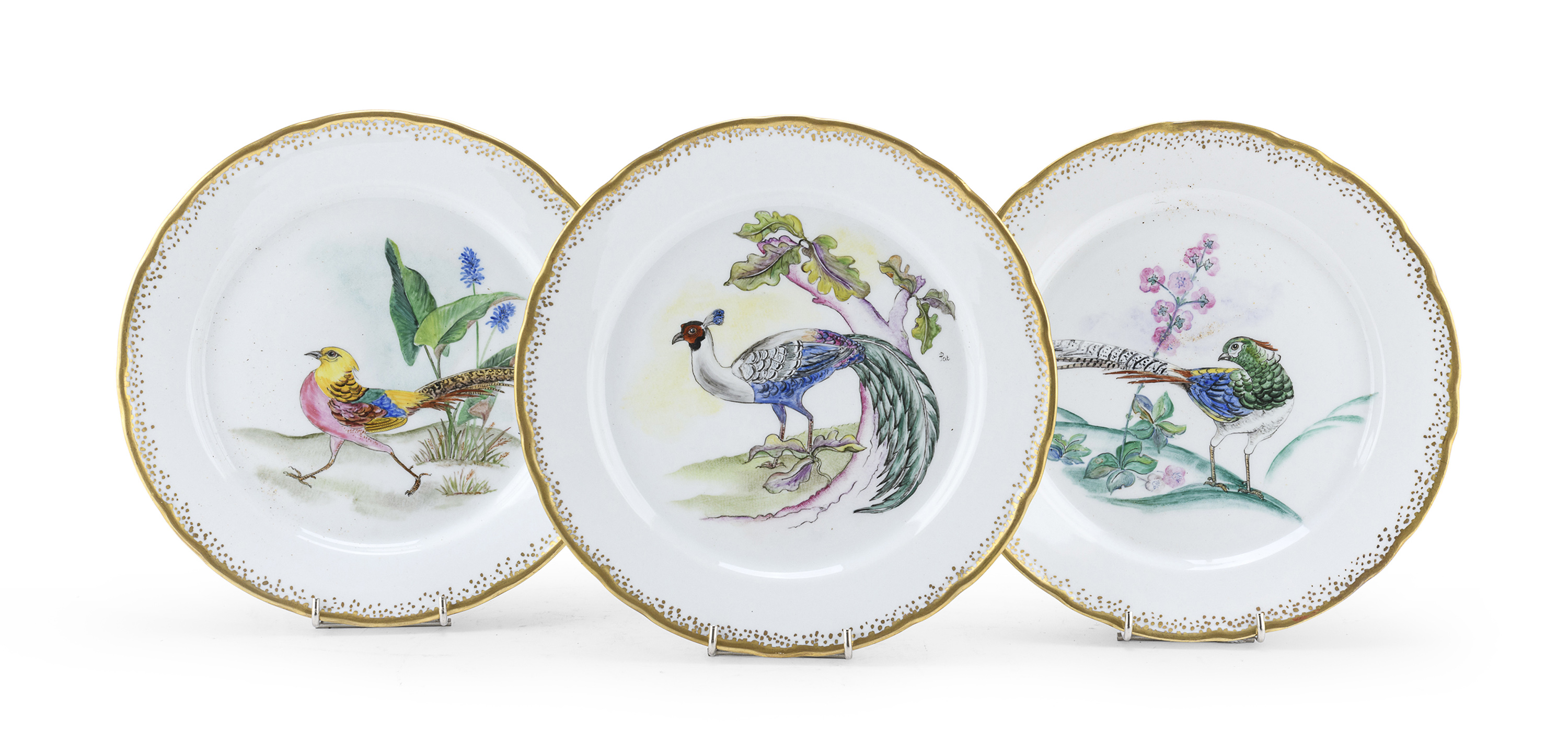 THREE PORCELAIN PLATES 20TH CENTURY