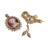 GOLD BROOCH AND PENDANT WITH MICROPEARLS