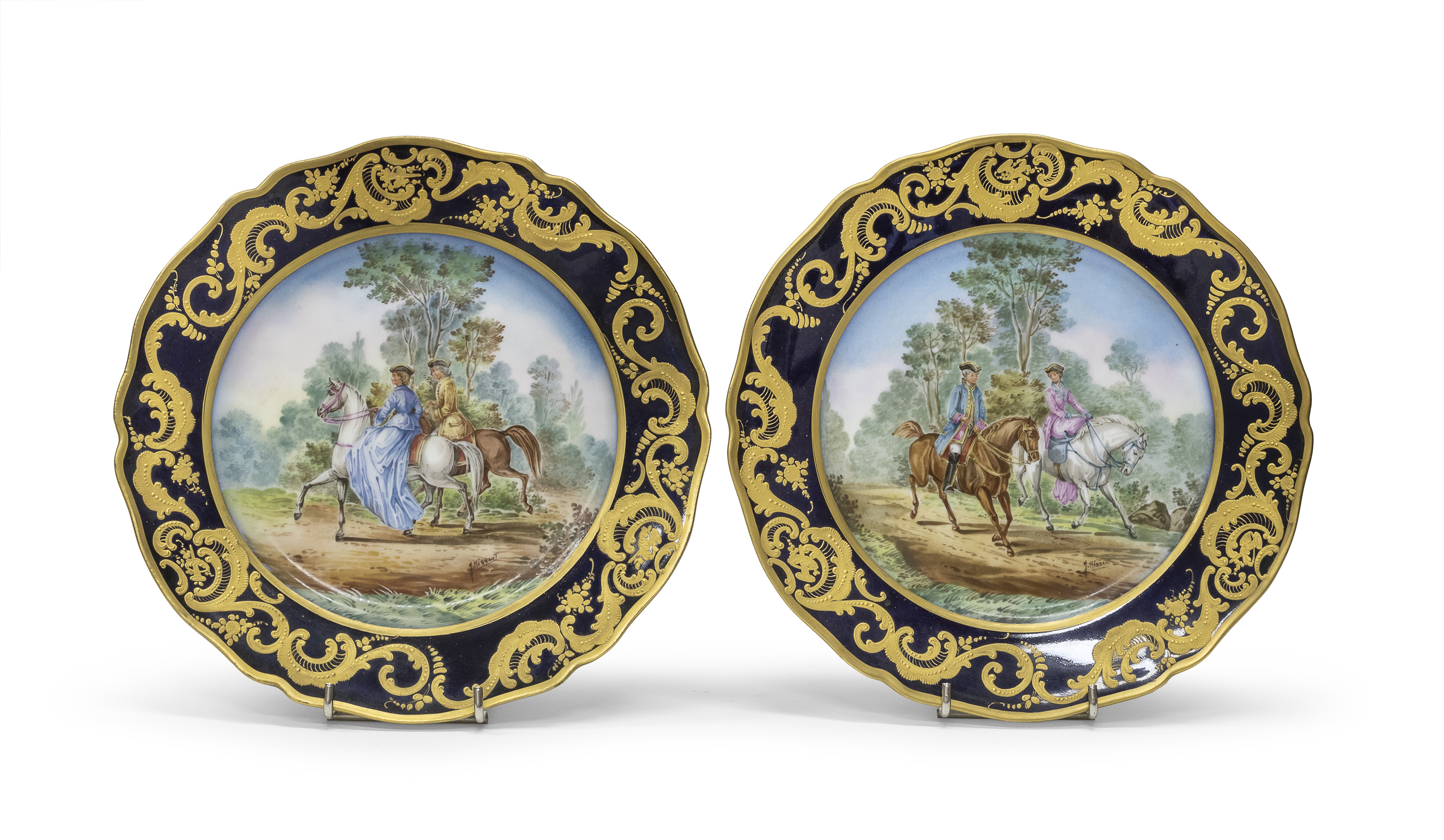 PAIR OF PORCELAIN PLATES PARIS EARLY 20TH CENTURY