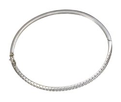 WHITE GOLD BANGLE WITH DIAMOND PAVÉ