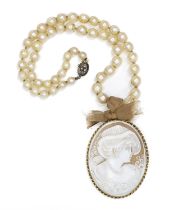 PEARL NECKLACE WITH CAMEO PENDANT