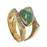 GOLD RING WITH CENTRAL EMERALD AND DIAMOND CONTOUR