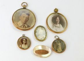 PHOTOGRAPH LOCKETS.