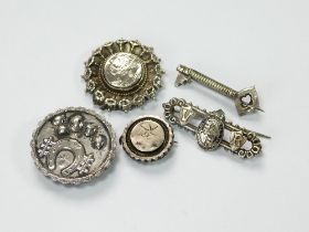 VICTORIAN BROOCHES.