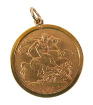 A George V gold sovereign, 1913, Australia, Perth Mint, in a 9ct gold pendant mount, total weight
