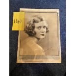Dorothy Wilding signed photograph of Maureen 13 x 10 inches