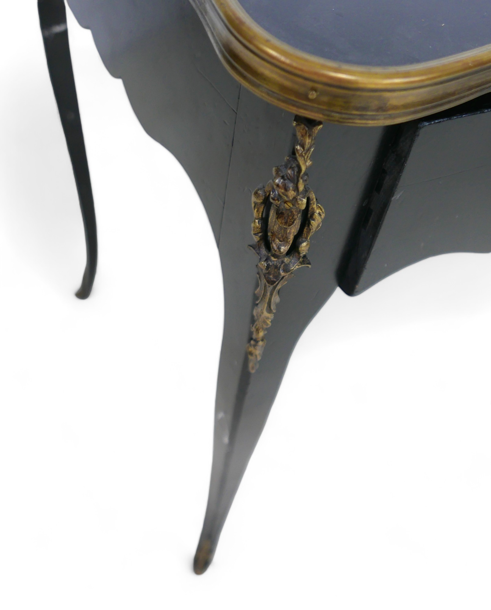 A pair of French, early 20th century ebonised side tables, the square surfaces with serpentine brass - Image 5 of 7