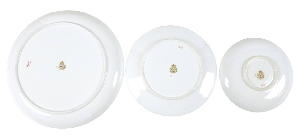 A Royal Worcester part tea service, comprising twelve teacups and saucers, ten side plates, one milk - Image 9 of 17