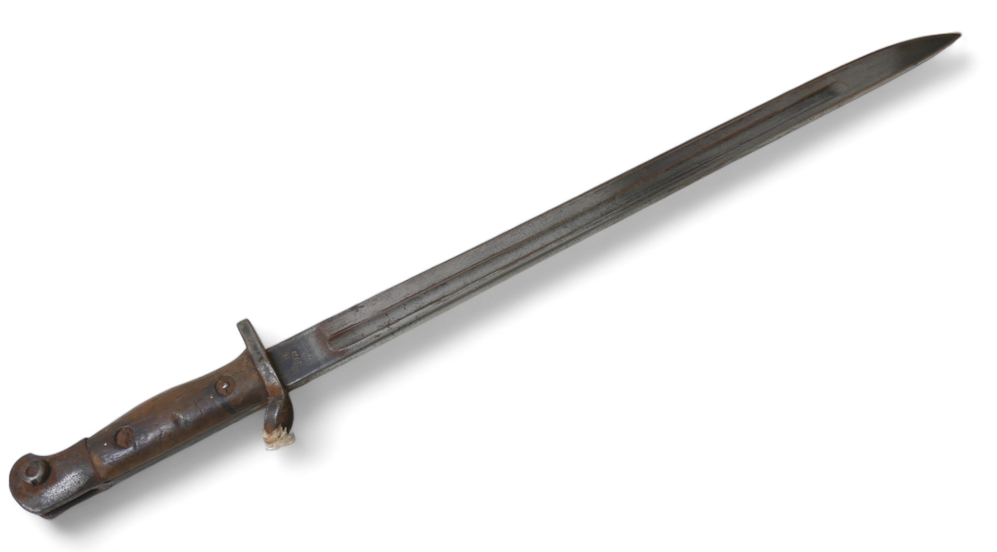 A WWI British 1907 pattern bayonet, stamped Sanderson and dated 1915, blade length 43cm, overall - Image 2 of 7