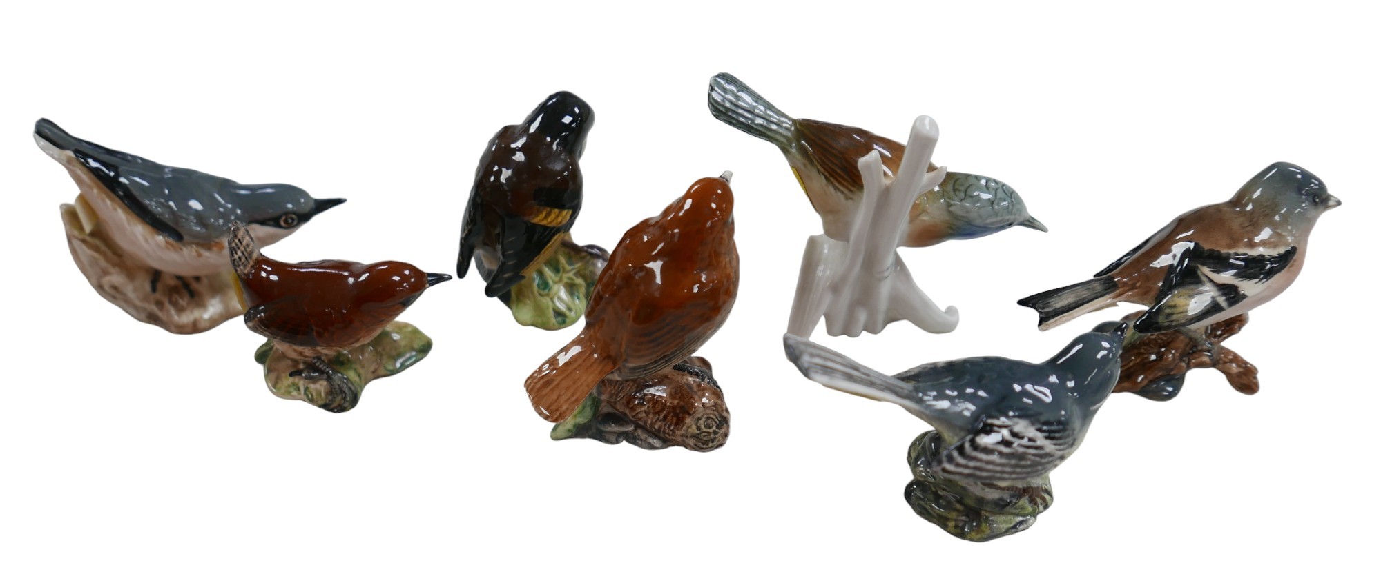 A group of seven small bird figurines, six Beswick plus one Karl Ens on a branch. (7) - Image 3 of 7