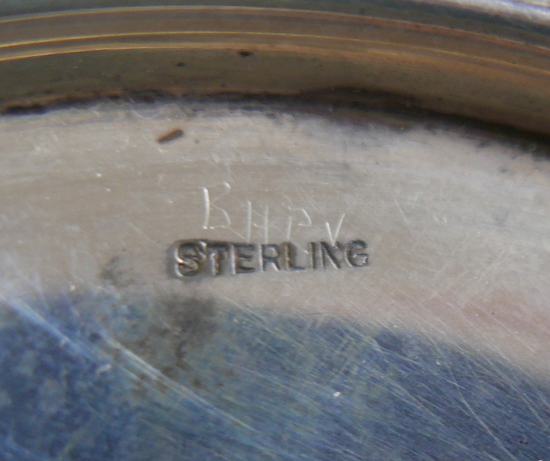 An American silver tazza, with pierced decoration to its top rim, raised upon a circular base - Image 4 of 4