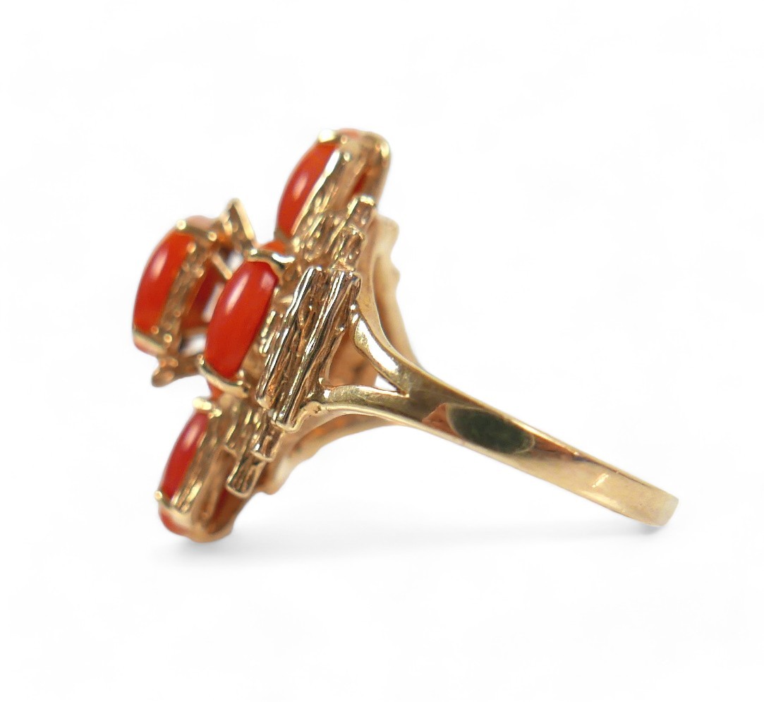 A 14ct yellow gold coral ring, size M, head size 14 by 11 by 22mm, 5.6g - Image 3 of 5