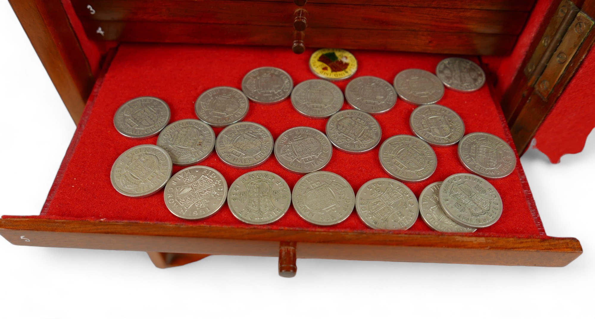 A collection of mainly English coins and other items contained in a nine drawer mahogany - Image 6 of 10