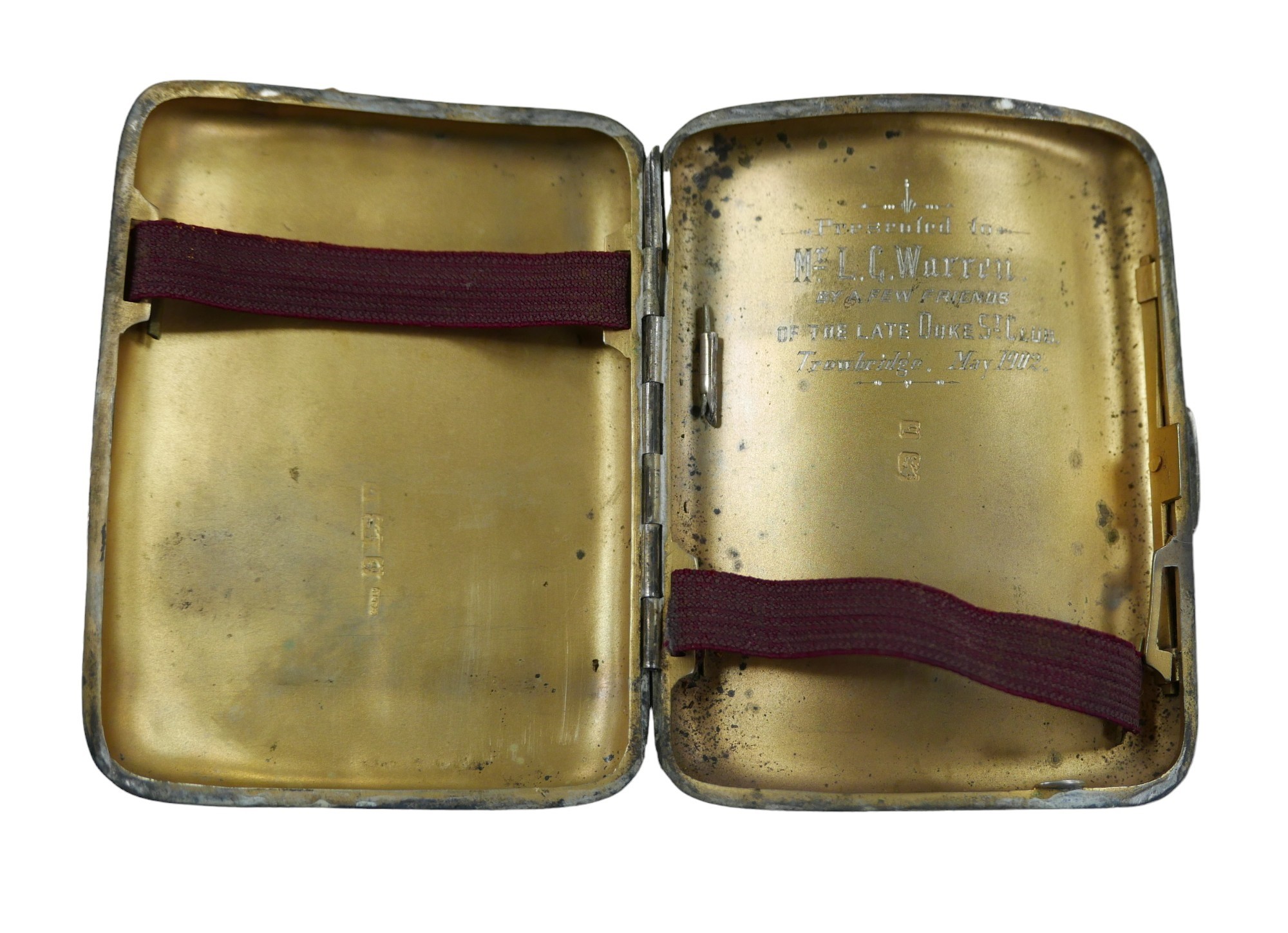 A collection of Edwardian and later silver, comprising a an Edwardian cigarette case, with - Image 3 of 5