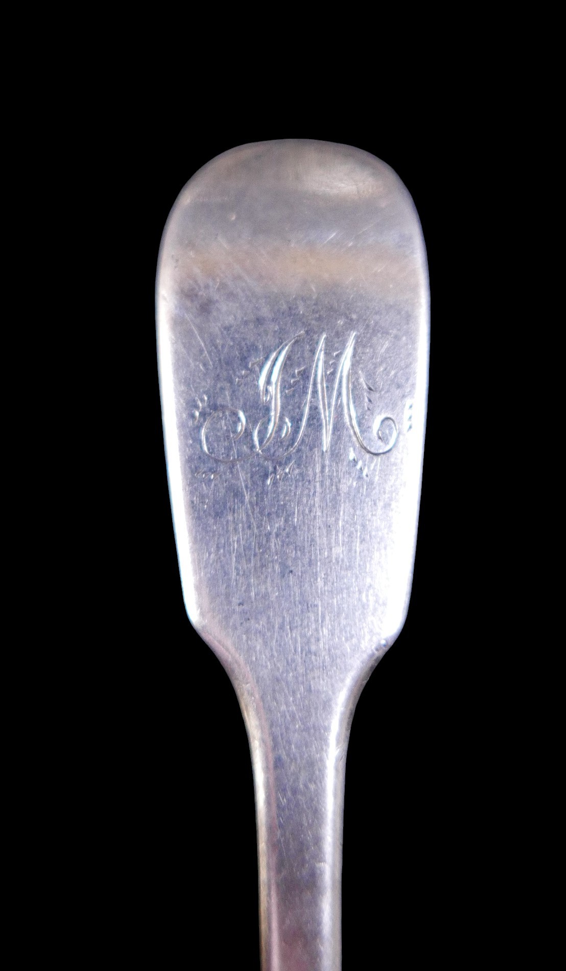 A small group of silver items, comprising a silver beaker, 7 by 9cm high, a silver mustard spoon, - Image 7 of 8