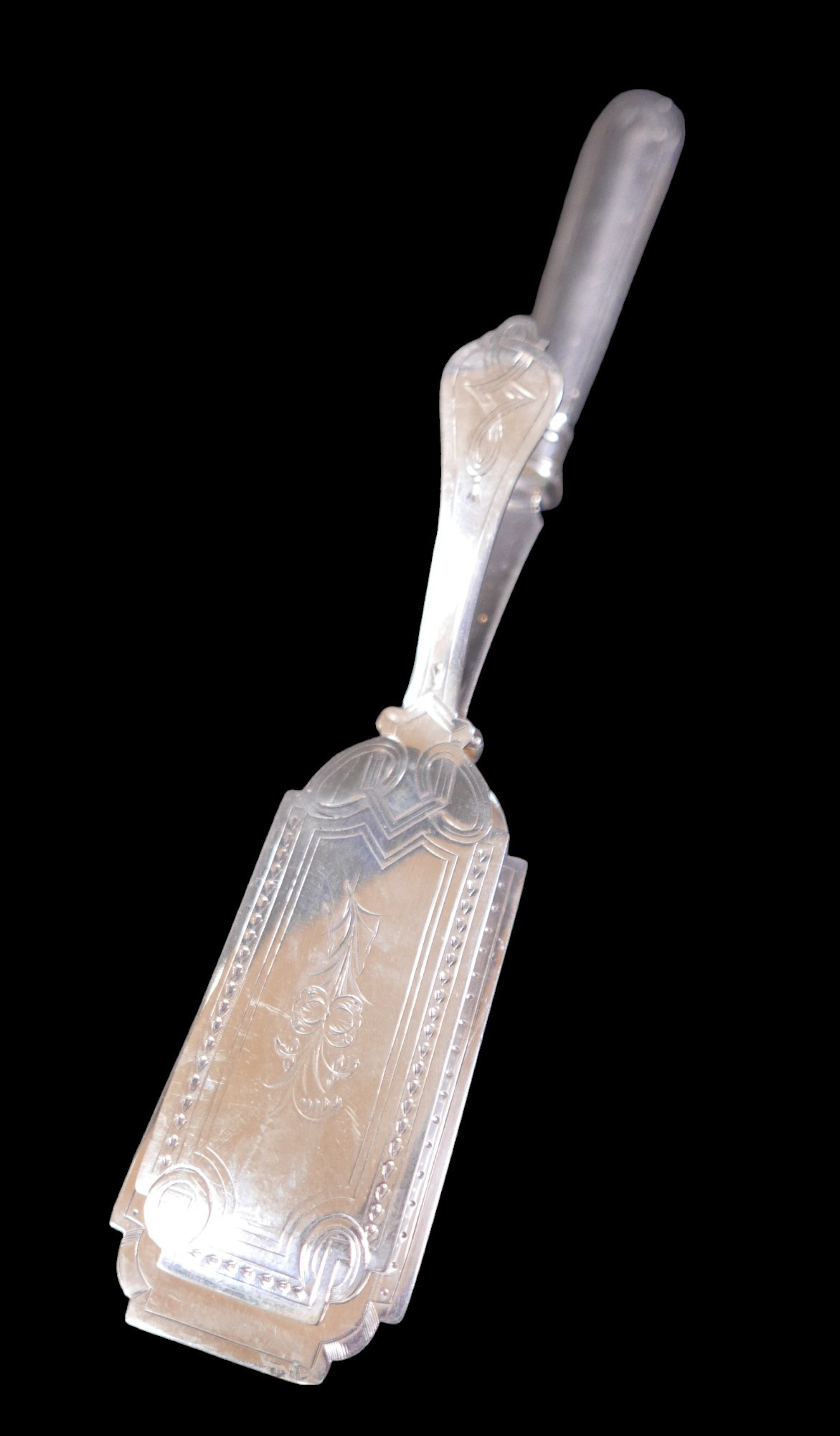 A Georgian silver slice server, William Eley and William Fearn, London 1801, 32cm long, together - Image 2 of 7