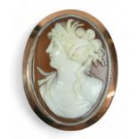 A 9ct yellow gold cameo brooch, gross weight 13.2 grams, 42 by 13 by 53mm. Cracks to cameo.