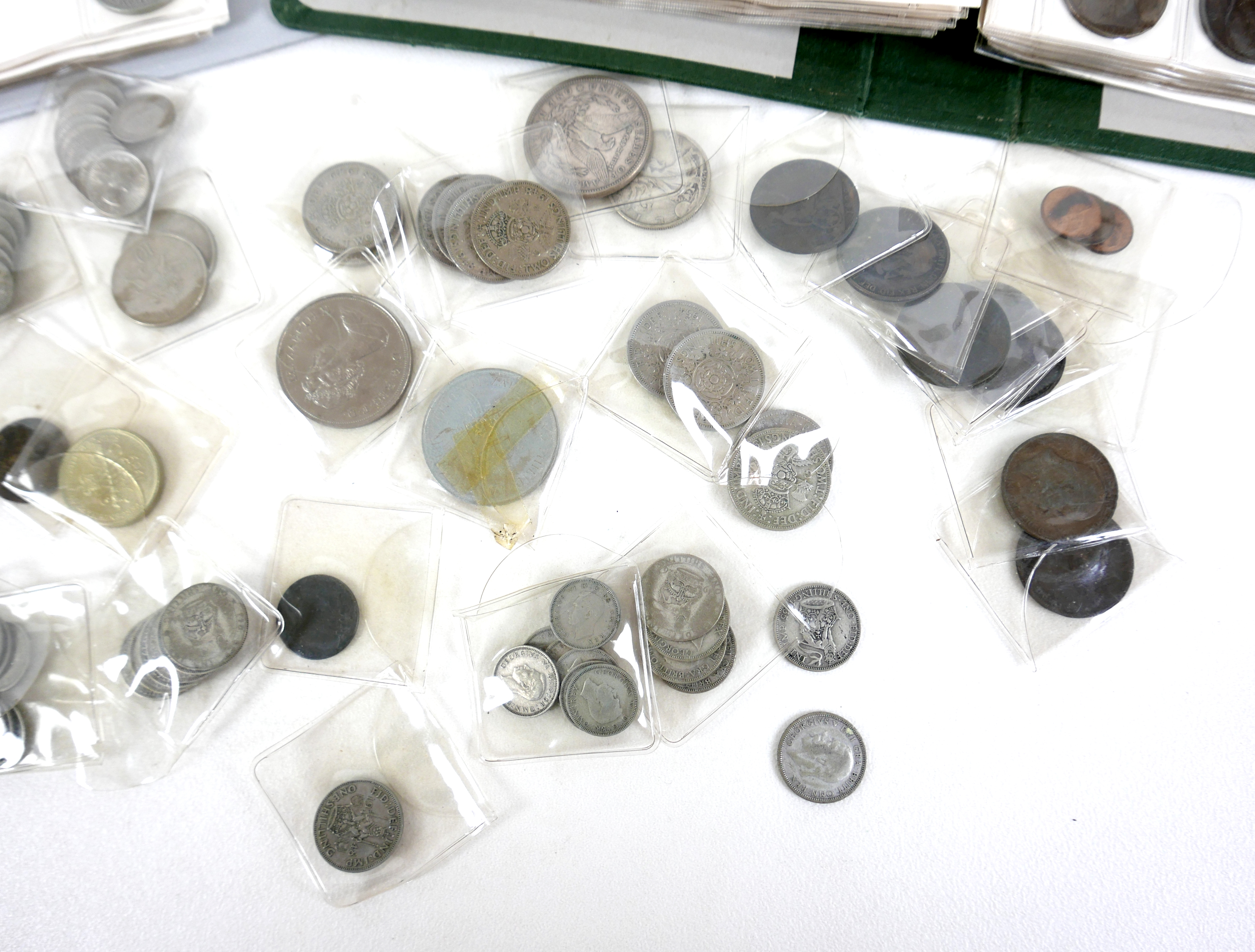 A collection of mainly English coins including some silver coins, in two albums and loose. - Image 3 of 11