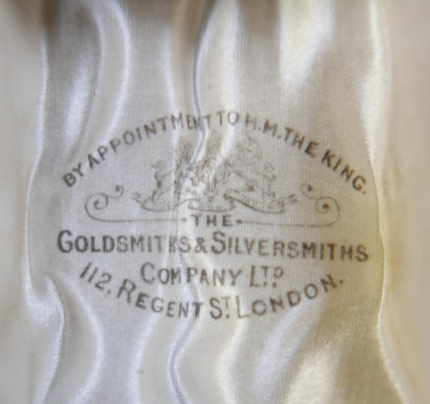 A boxed silver christening set with replacement plated knife, Goldsmiths and Silversmiths Co, London - Image 3 of 8