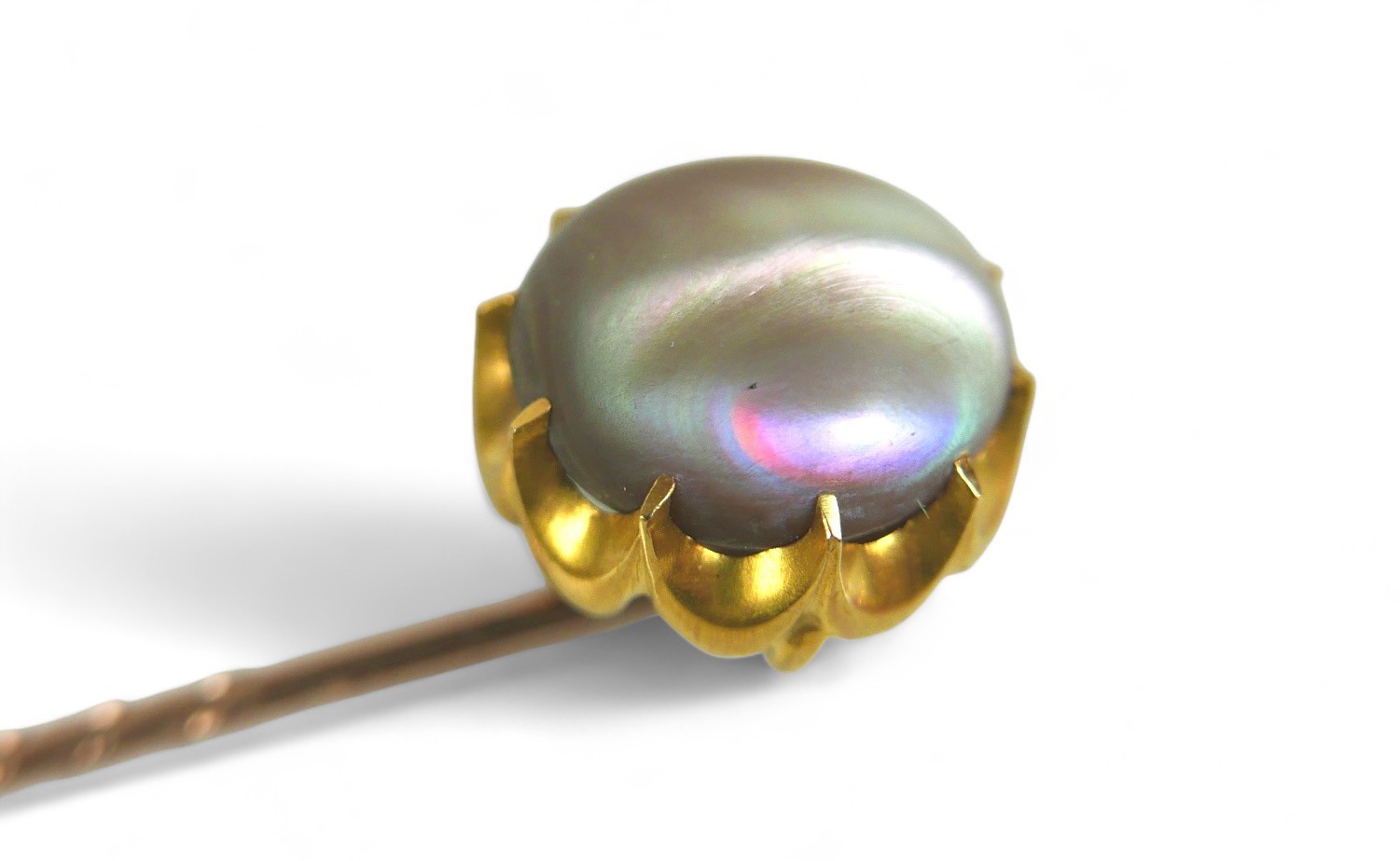 A gilt metal mother of pearl pin, head 14 by 11mm. Gross weight 4.6 grams. - Image 2 of 5