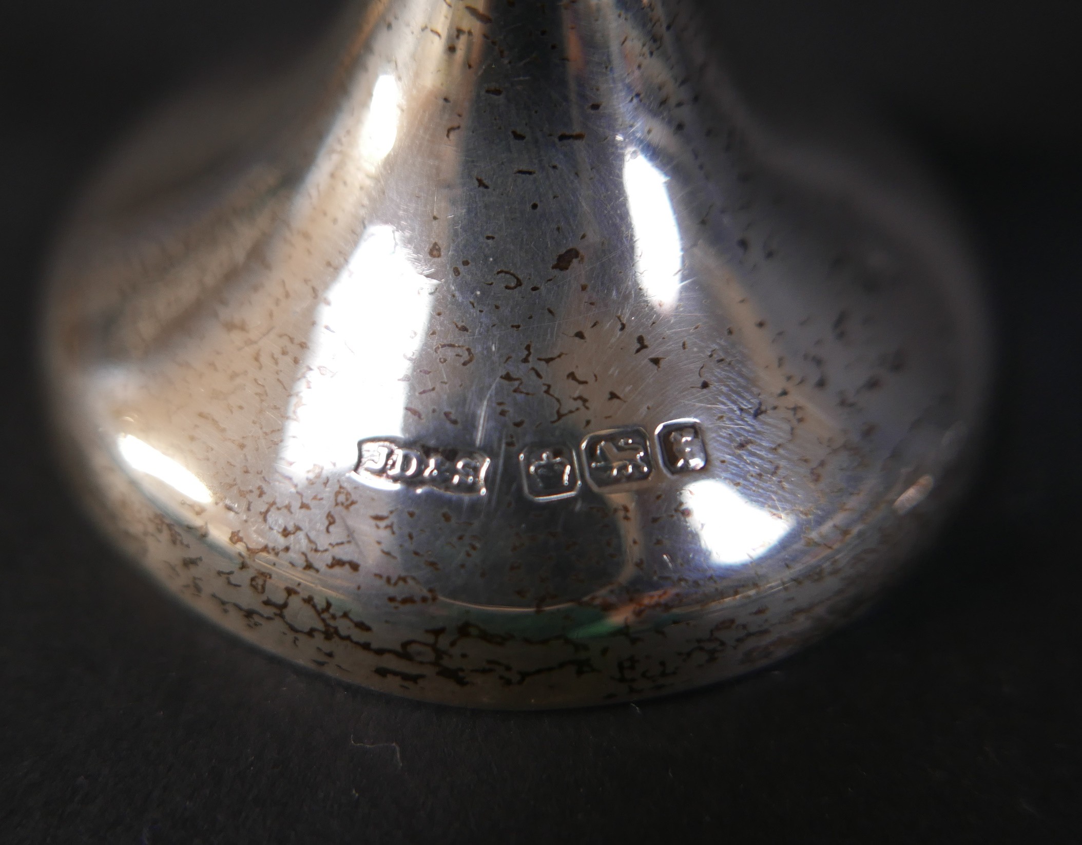 A group of silver and silver plate, including a silver two handled cup, 10cm high, a silver oval - Image 8 of 8