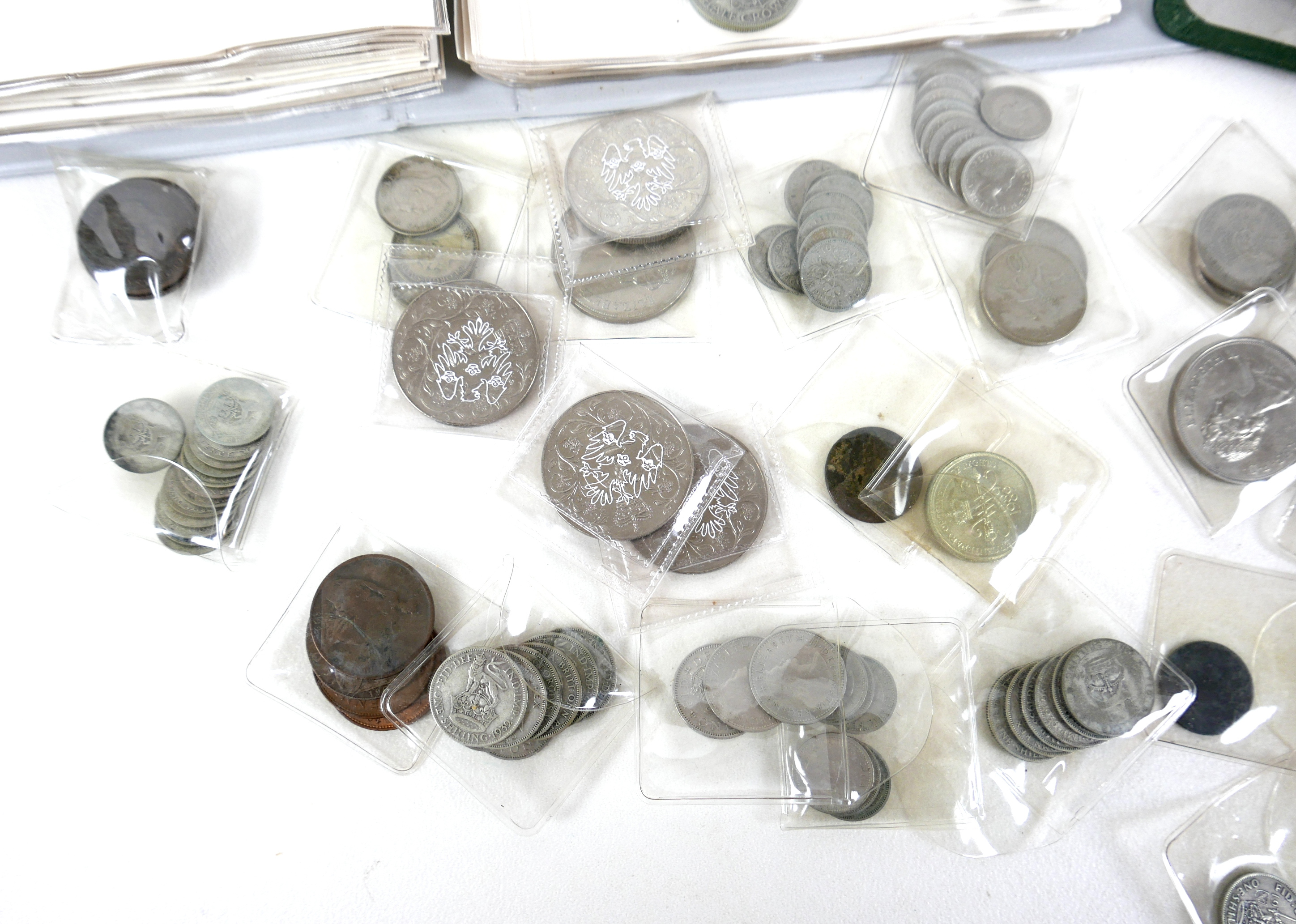 A collection of mainly English coins including some silver coins, in two albums and loose. - Image 2 of 11