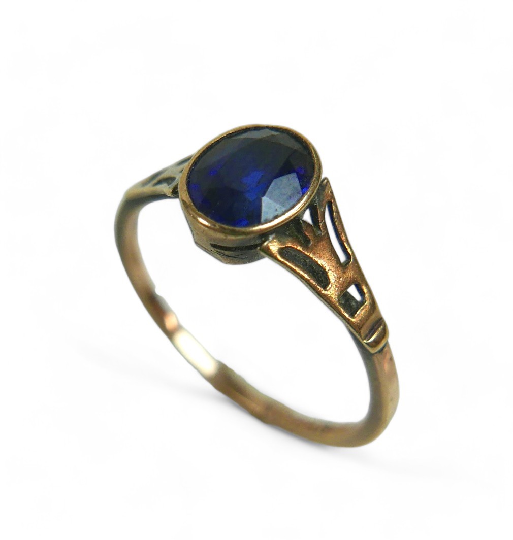 Two 9ct gold ladies dress rings, comprising an Art & Craft style sapphire ring, the stone - Image 2 of 9