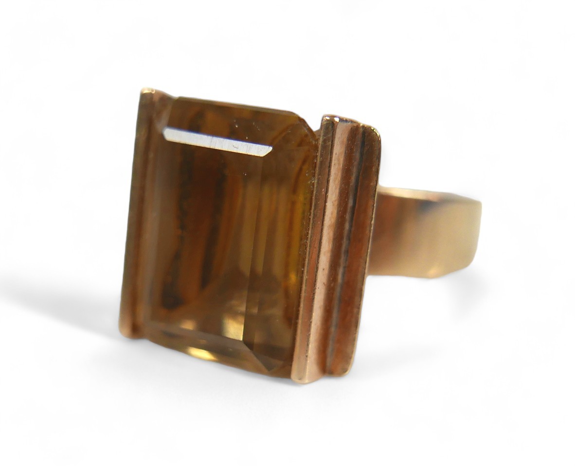 A 9ct yellow gold citrine ring, size N, head size 14.5 by 9.6 by 15.3mm, 6.5g - Image 3 of 6