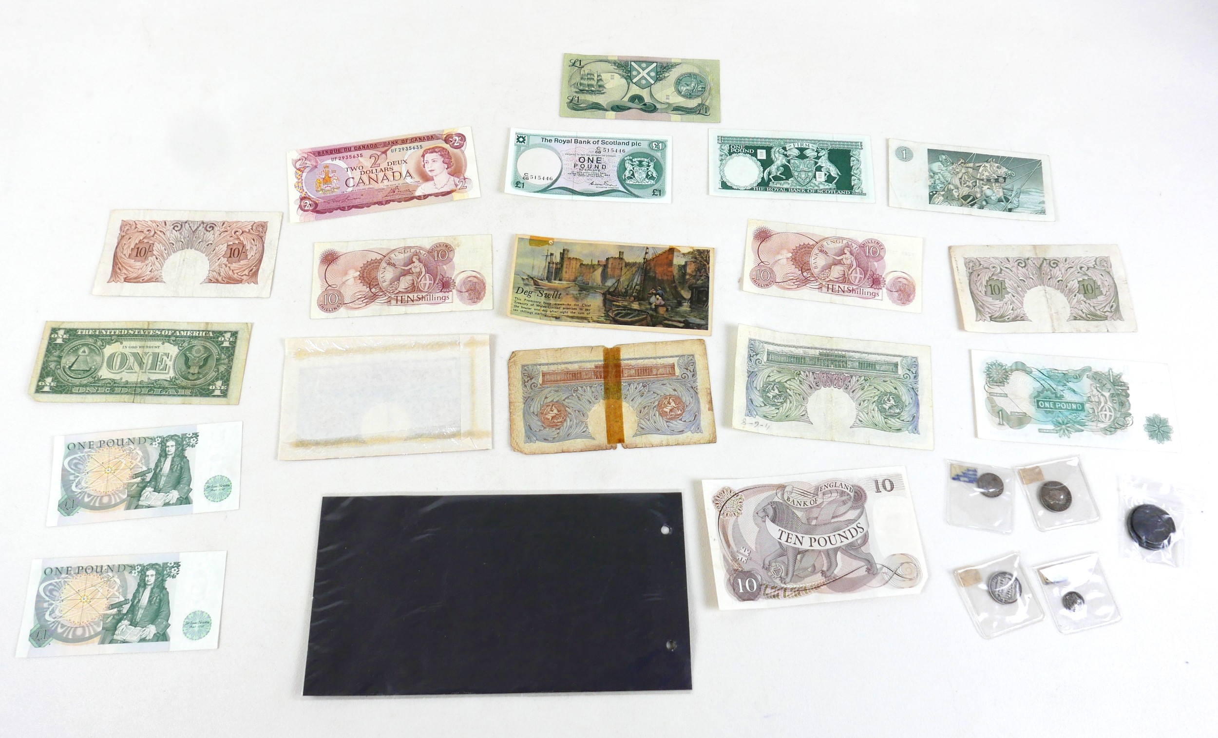 A group of notes and coins, comprising a white £5 note Beale Chief Cashier, 043 010527, dated 15th - Image 5 of 5