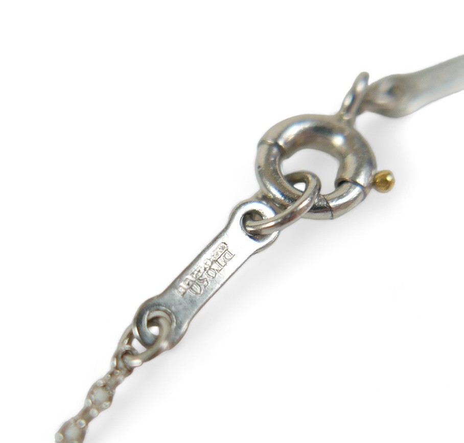 A Tiffany & Co 950 platinium Peretti heart pendant and chain, total 5.4 grams, 45cm chain. - Image 5 of 6