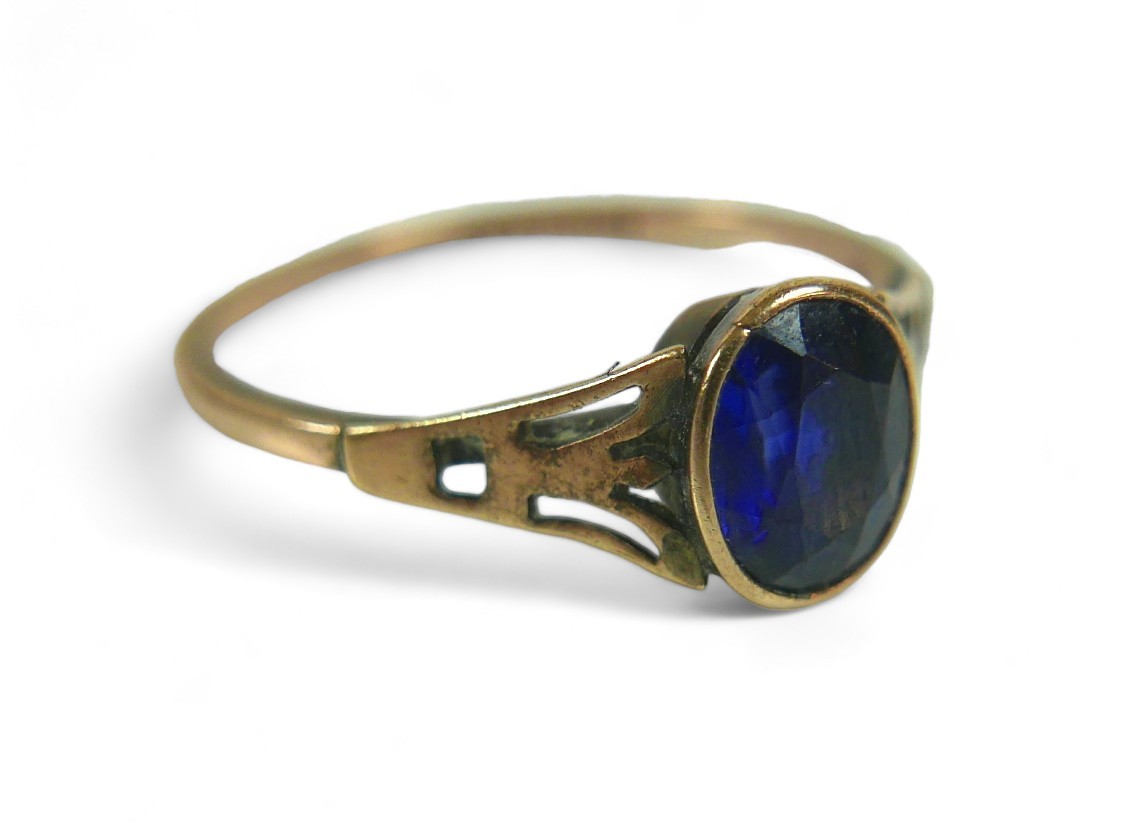 Two 9ct gold ladies dress rings, comprising an Art & Craft style sapphire ring, the stone - Image 3 of 9