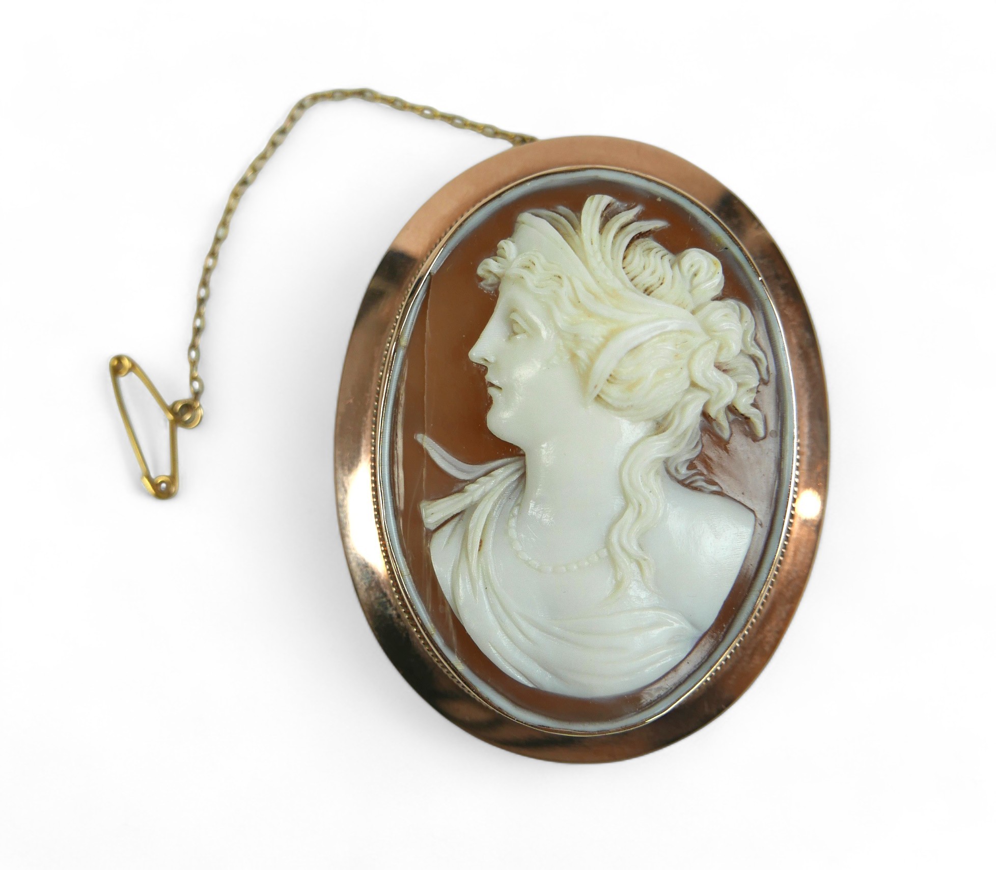 A 9ct yellow gold cameo brooch, gross weight 13.2 grams, 42 by 13 by 53mm. Cracks to cameo. - Image 3 of 5