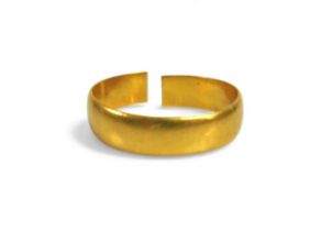 A 22ct gold wedding band, a/f cut, size R, 4g.