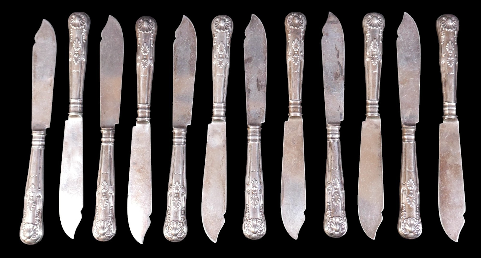 A set of twelve silver fish knives, Henry Birks & Sons Ltd, Sheffield 1956, total gross weight 22. - Bild 2 aus 3