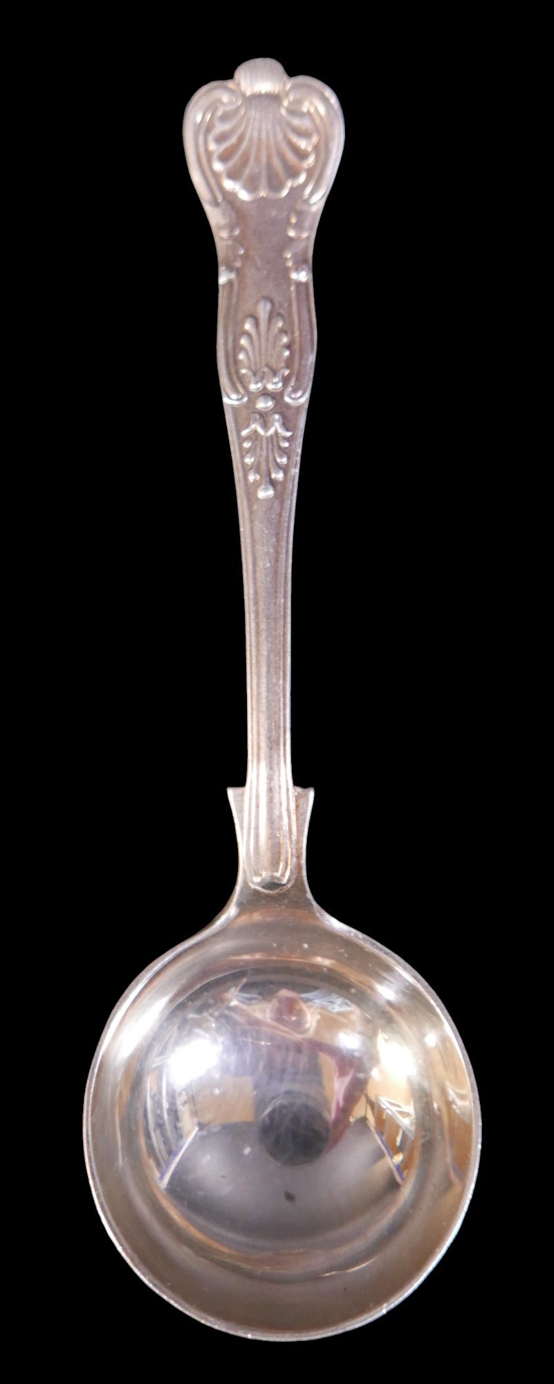 Twelve deep bowl silver soup spoons, Queens pattern with anthemion detail, Henry Birks & Sons Ltd, - Image 3 of 4