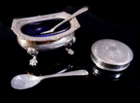 A small group of silver items, comprising a silver pill box with floral engraved lid, by Kigu,