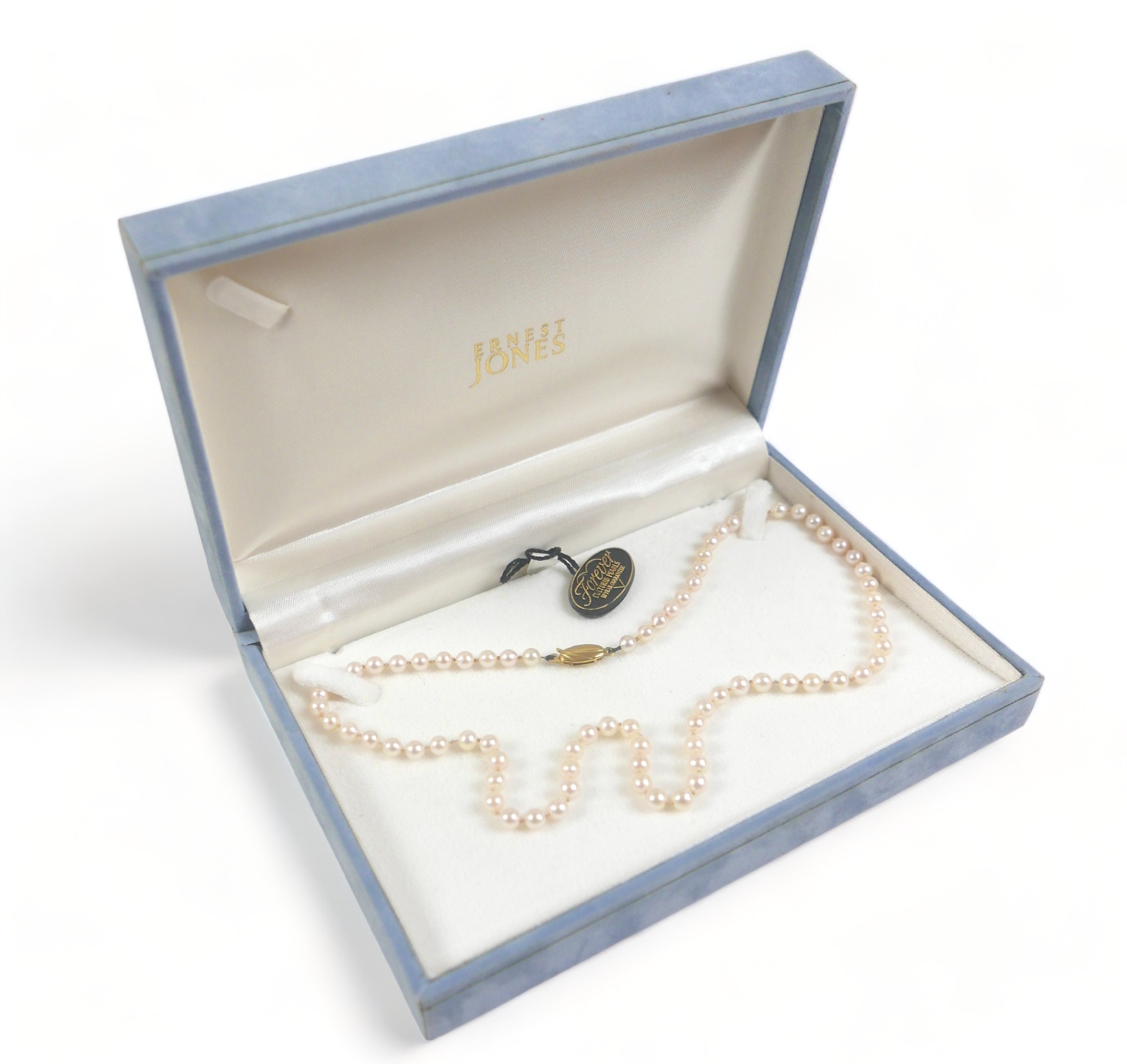 A pearl necklace, with 9ct gold clasp, single string of individually knotted evenly sized pearls, - Image 5 of 5